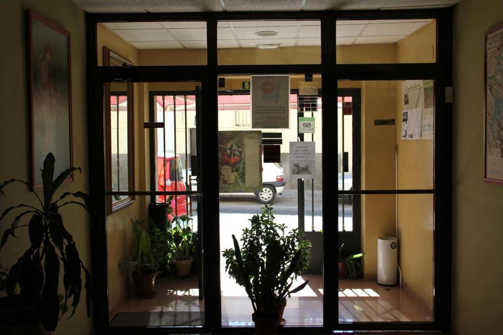 Hotel Dora プラセンシア エクステリア 写真
